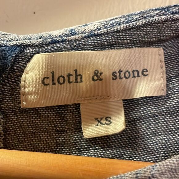 Cloth & Stone Top - Picture 2 of 11